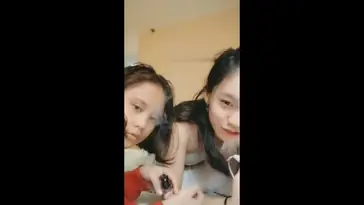 Cewek Terciduk Live Ngentot Sama Cowok Lain Pas LDR poster